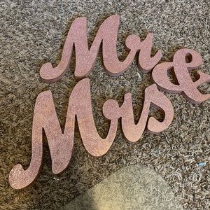 Rose gold Mr and Mrs wedding sign